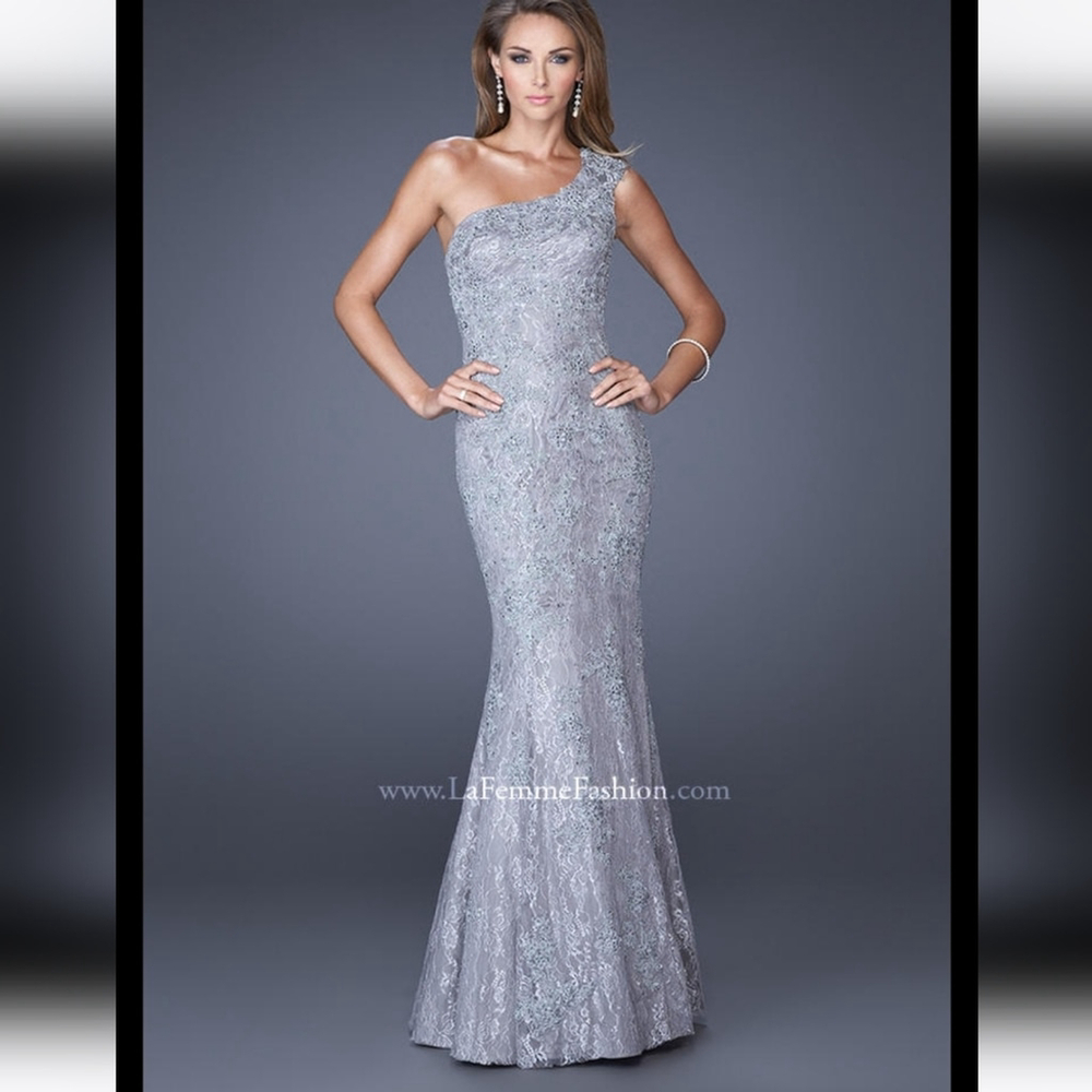 NWT David Meister Silver Gown, Size 6